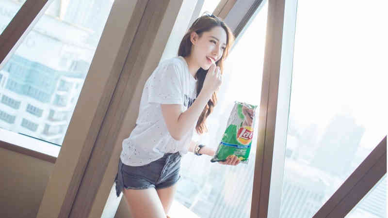8千多LV拖鞋穿一个星期掉色 不承认是质量问题