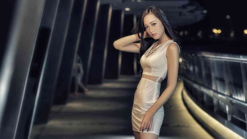 母亲去世女子悲伤到开车手脚抽搐 网友：隔着屏幕感受到崩溃