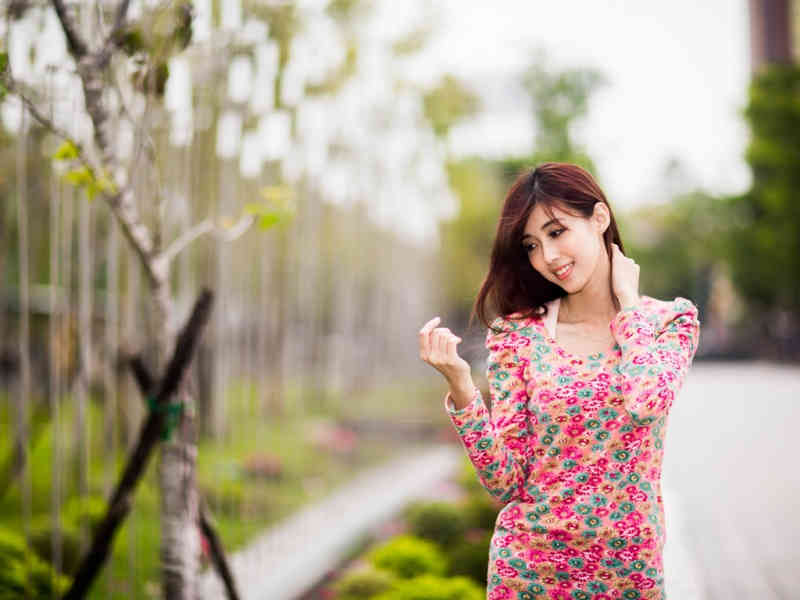 央媒:迪奥别成种族歧视“惯犯” 彩妆广告出现歧视亚裔动作